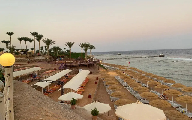 Nubian Island, Families and Couples only