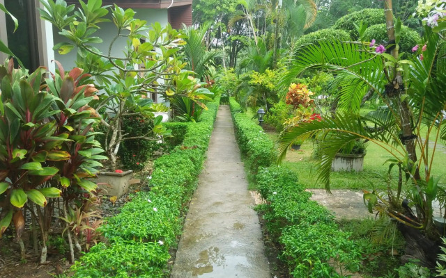 Phuket Sirinapha Resort