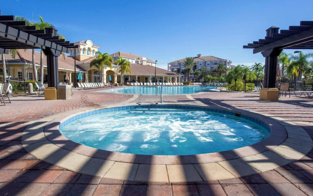 Magnificent 2 Bedroom Apartment Vista Cay Resort 107