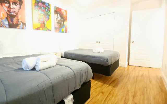 Modern 3 Bedroom Retreat in Pearland