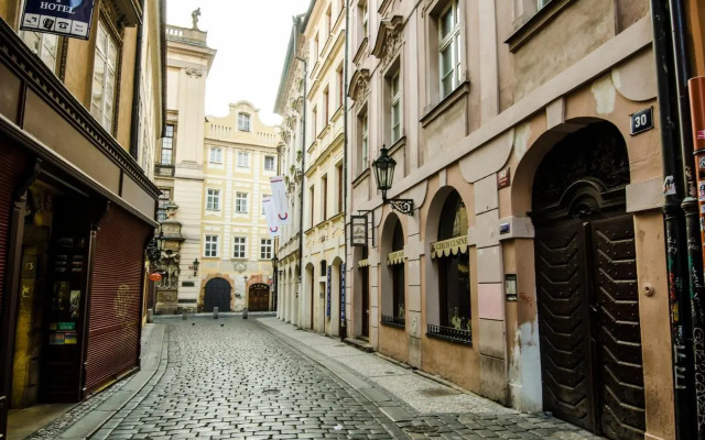 Unique Apt 250M From The Charles Bridge