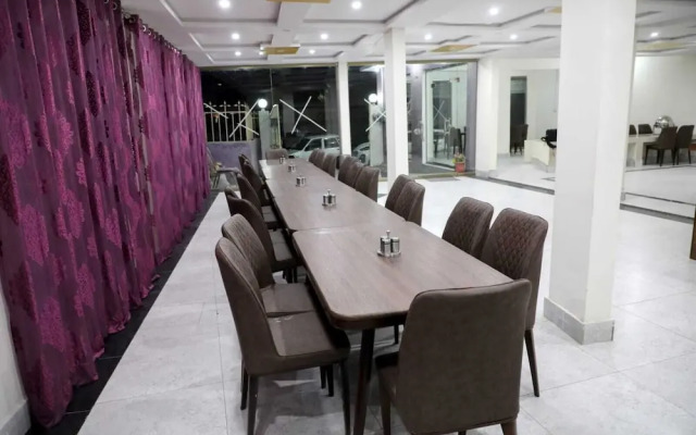Yak Sarai Hotel