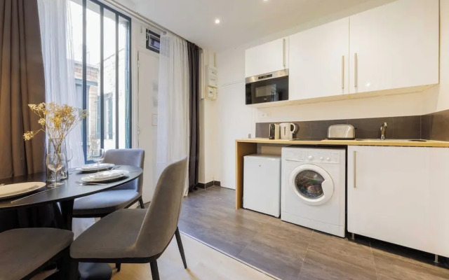 Beautiful Apartment at Gare de L'est Republique