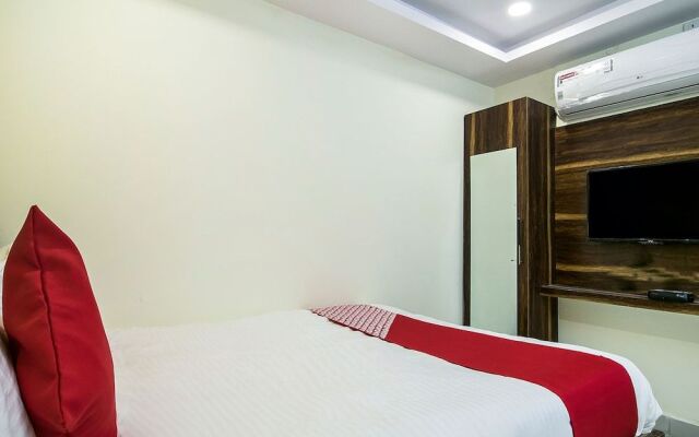 OYO 11842 Hotel Sri Sai Grand Inn