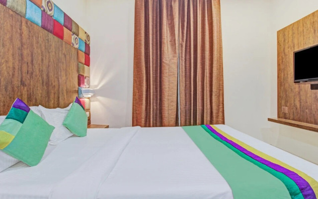 Fabhotel Arastu Plaza