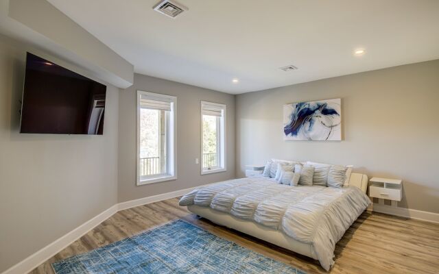 Lafollette Home: Community Pool & Mountain Views!