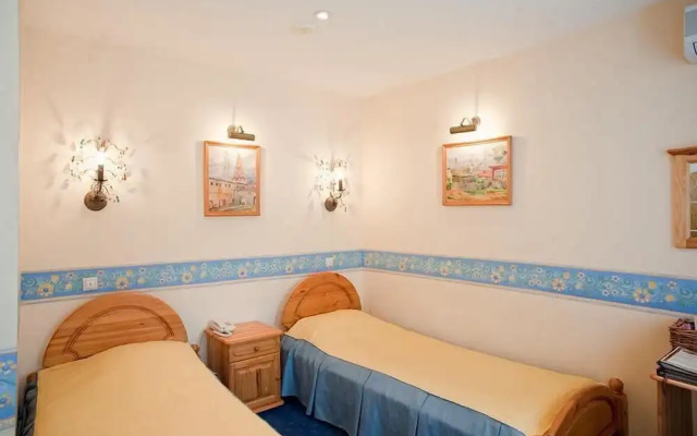 Рождественский