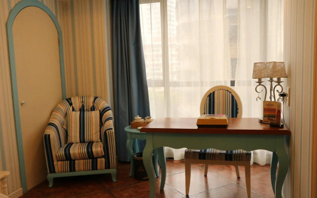 Shi Ji Huan Dao Hotel