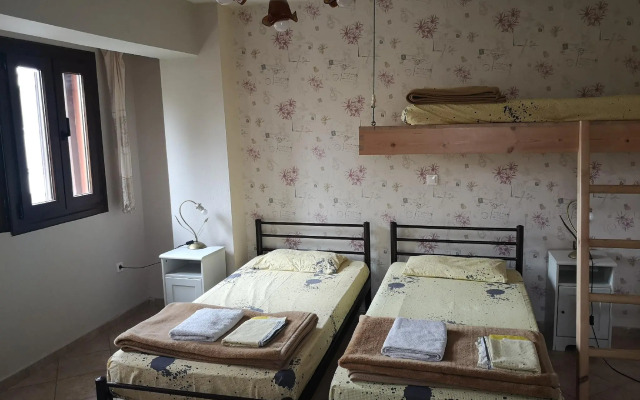 Arabas —  Hostel