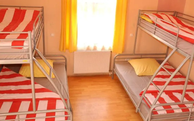 Miksz Hostel