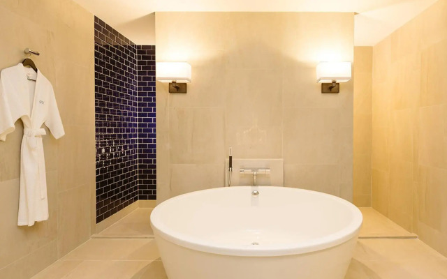 Modena by Fraser Buriram