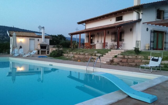 Studio Apartment In Countryside Villa With Pool