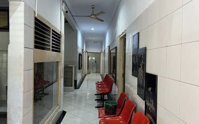 OYO 92675 Hotel Rosna