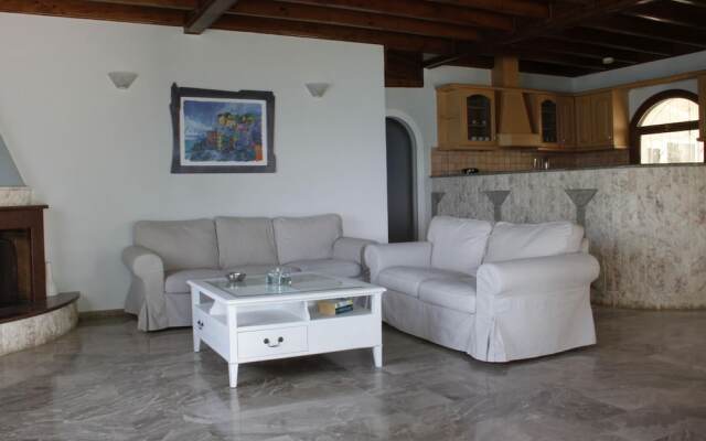 Villa in Corfu With Pool Near Gialos Beach