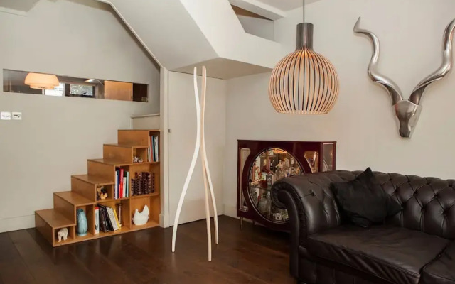 Spacious 2 Bedroom House in Central London