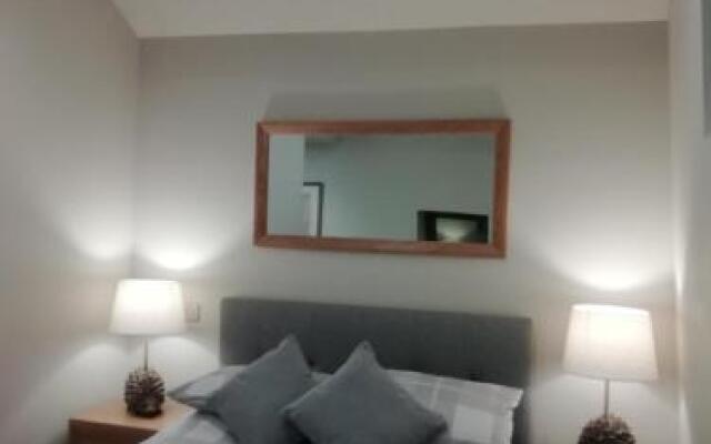 Warren Carr Courtyard Barn