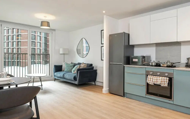 Deluxe Waterside Flat in Leeds