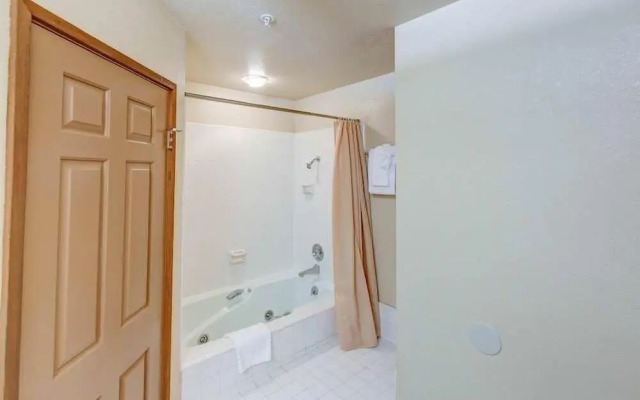 Aspen Creek 204 - Three Bedroom Condo