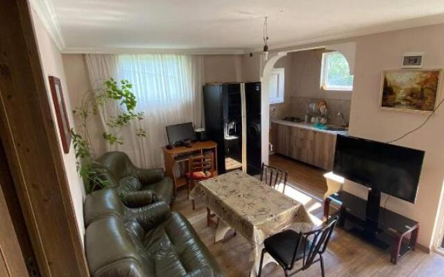 Nino's Guest House