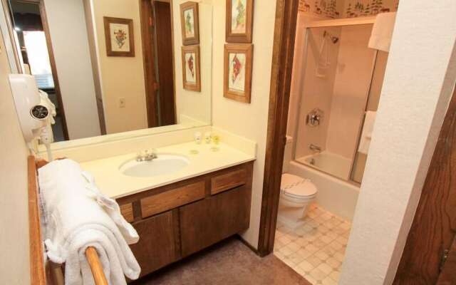 Discovery 4 Condominiums