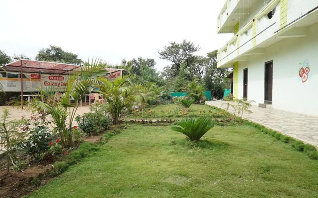 OYO 18730 Galaxy Inn