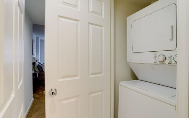 Amazing 1 Bedroom Condo Ballston