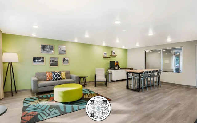 Woodspring Suites Downers Grove - Chicago