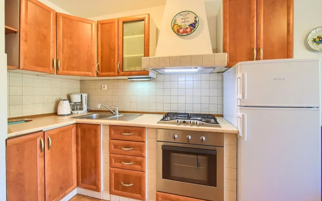 Nice Apartment With Private Terrace Near the Sea