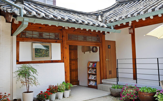 Go Woon Dang Hanok Guest House