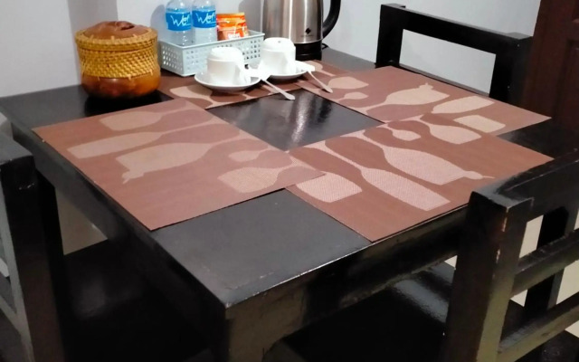 V.F. Riton Apartelle