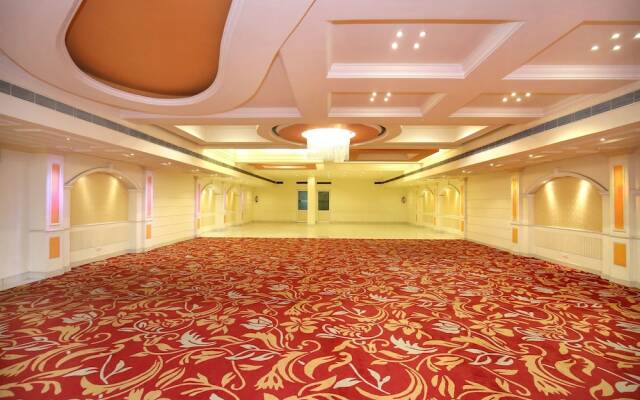OYO 12989 White Diamond Hotel