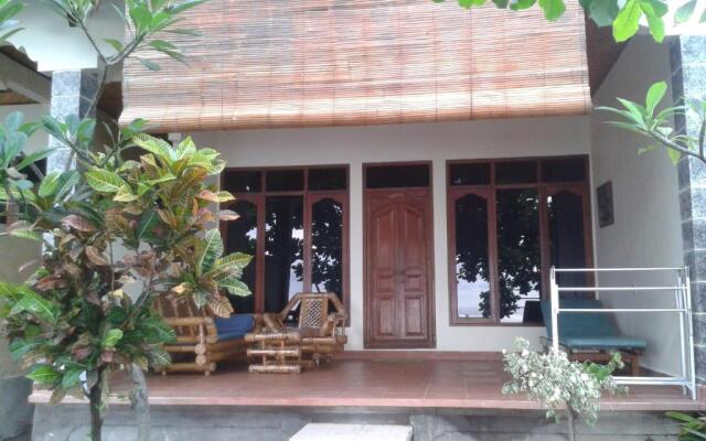 Bamboo Bali Hill Bungalows
