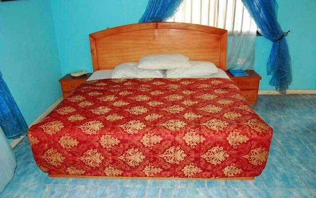 Piccadilly Suites and Luxury Apartment