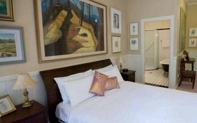 The Chalet Guesthouse and Studio