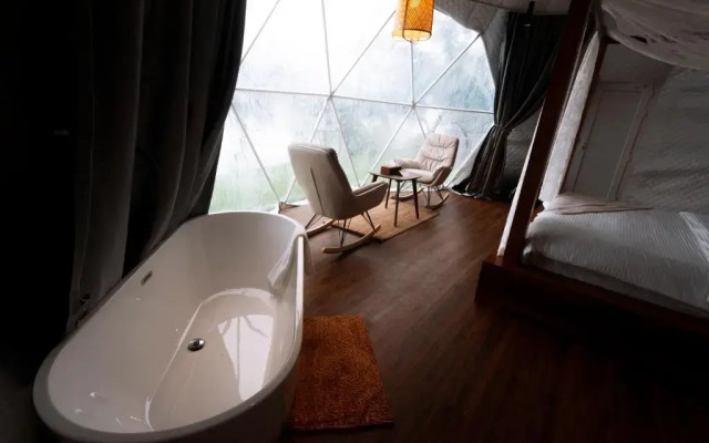 Serene Glamping سيرين