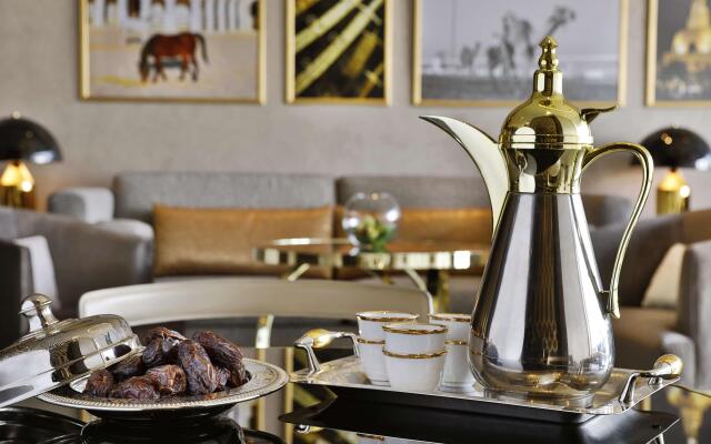 AlRayyan Hotel Doha, Curio Collection by Hilton