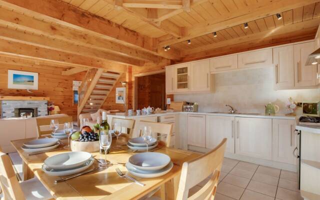 Pleasant Holiday Home in Little Petherick Near Padstow