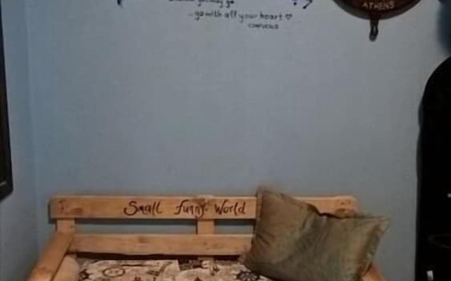 Small Funny World Athens - Hostel