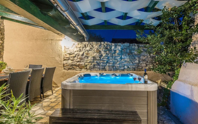Pet-friendly Holiday Home in Sukošan with Hot Tub