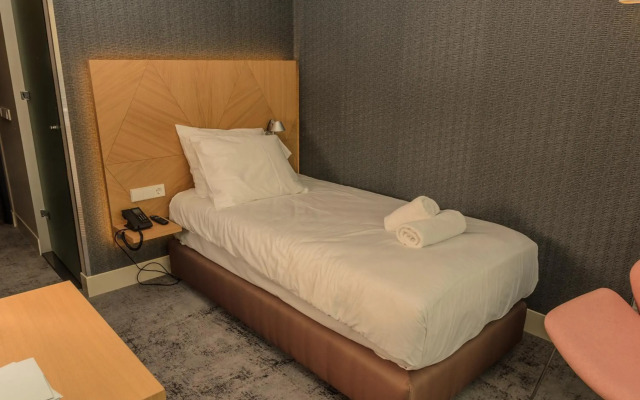 Amadi Panorama Hotel