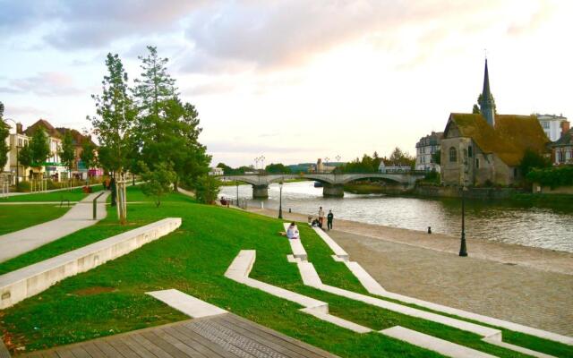 Oasis Au Coeur de Ville Sens (Adults Only)