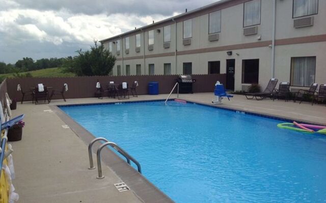 Red Roof Inn PLUS+ Danville, KY