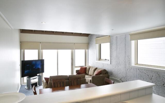 White Crystal Apartments Mt Hotham
