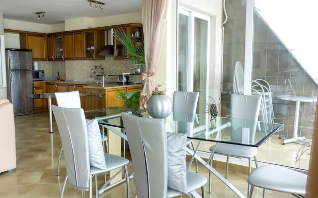 FM Deluxe 2-BDR Apartment - Varna Port