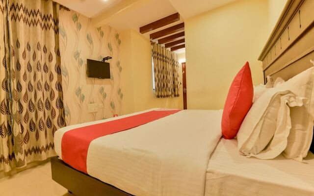 OYO 8214 Malabar Plaza Residency 1