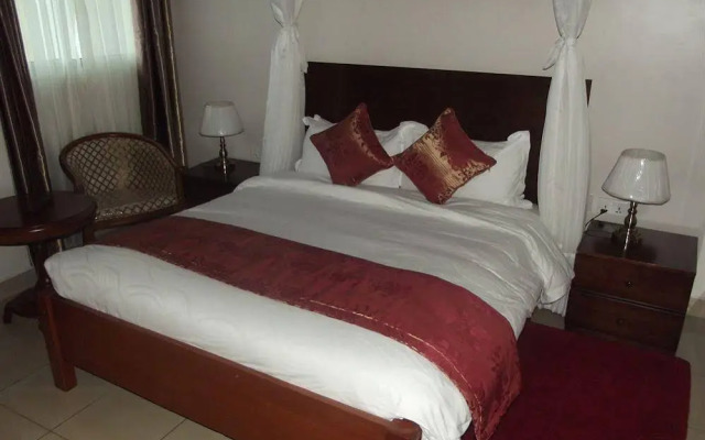 M P Hotel