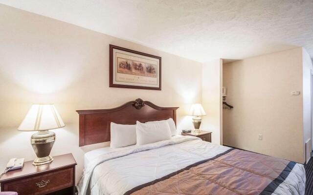 Rodeway Inn & Suites - Charles Town, WV