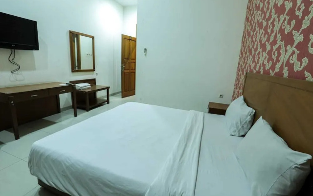 Newly Frances Hotel Cipaganti