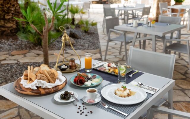 Kontokali Bay Resort & Spa