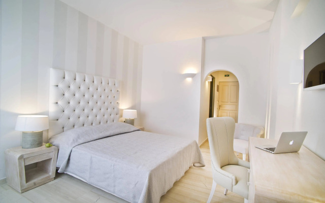 Santorini Palace